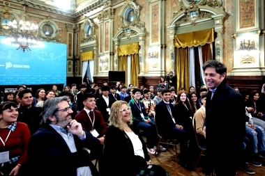 Kicillof conversó con 100 alumnos en el marco del Consejo Consultivo de Estudiantes Secundarios