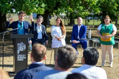 Kicillof garantizó conectividad gratuita a escuelas de Capitán Sarmiento