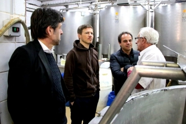 Junto a Provincia, General Pinto suscribió al programa para potenciar productos locales