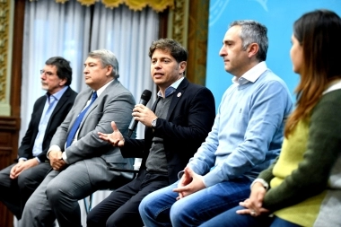 Kicillof oficializó la extensión del Boleto Estudiantil a seis universidades del Interior