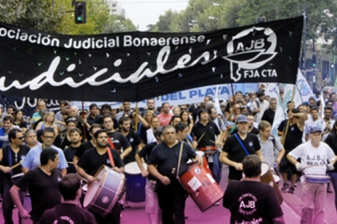 Trabajadores judiciales continúan con su segunda jornada de paro de 48 horas iniciada ayer