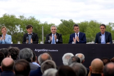 Junto a Kicillof, Massa y su Gabinete, Alberto apuntó a Macri y pidió “la unidad del peronismo”