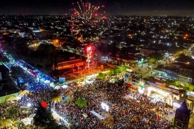 Más de 40 mil vecinos de Solano disfrutaron el show de Damas Gratis por el 73° aniversario