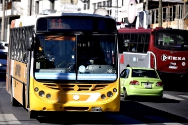 UTA llegó a un acuerdo con Nación y levantó el paro de colectivos en el Interior