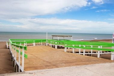 Tres Arroyos presentó el acceso a la playa para discapacitados: “Disfrutar es un derecho”