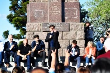 Kicillof volvió a las mateadas y pidió la recuperación del salario de los sectores populares