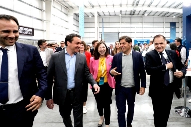 Kicillof y Batakis visitaron a Watson para la primera Expo Pyme en Florencio Varela