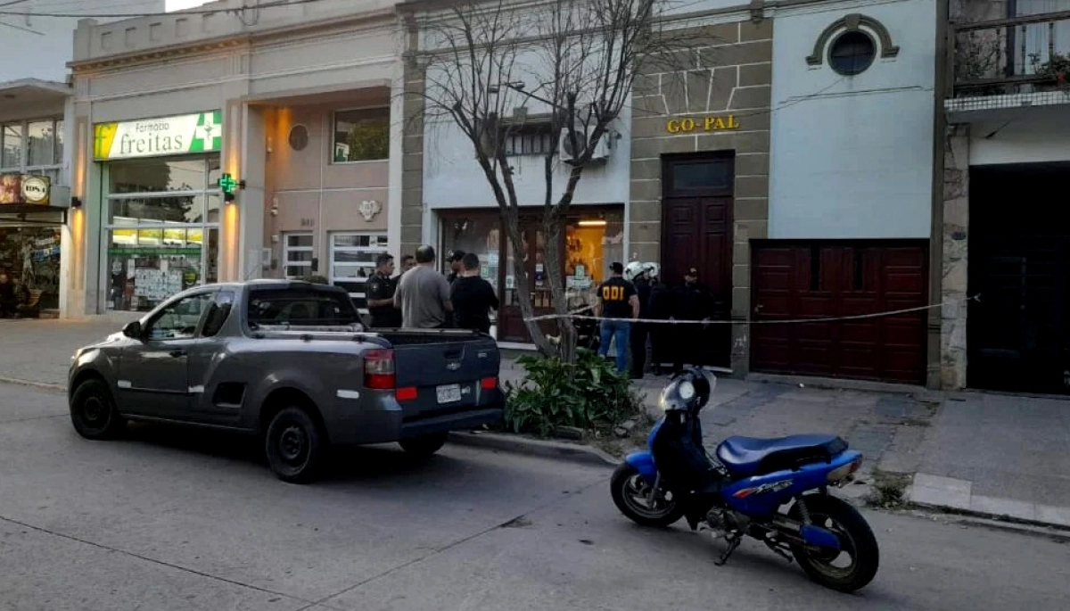 Ni el infierno lo quiere: mató a su hijo de 3 años, golpeó a su ex y se ahorcó