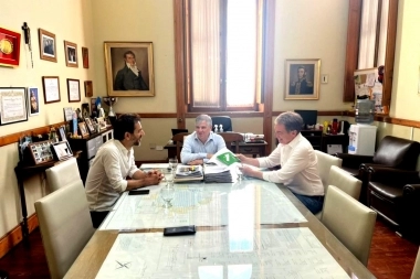 Sintonía en Chivilcoy: Santilli se mostró con un intendente vecinalista