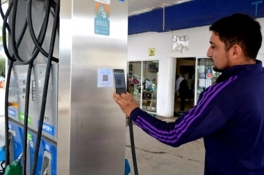 Prohíben el pago con QR cerca de los surtidores en las estaciones de servicio