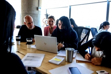 Larreta y Acuña colaboraron en las prácticas educativas de alumnos de la Ciudad