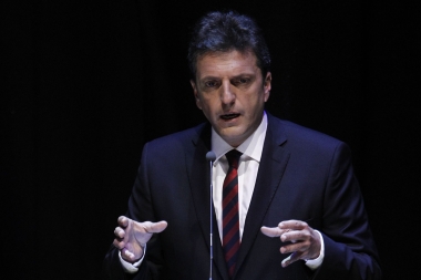 Massa calificó como "una vergüenza" el aumento de dietas de los diputados en el Congreso