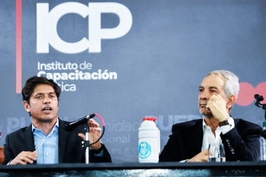 Con el clamor de “Cristina 2023”, Kicillof disertó en la Facultad de Derecho de La Plata