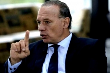 En medio de nuevas versiones de renuncias, Berni descargó furia contra los intendentes