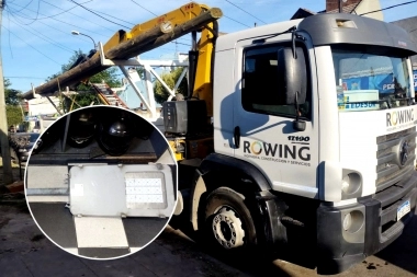 Contratados de Edesur fueron detenidos por robar luces led en las calles de Quilmes