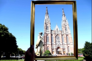 En su primera edición, llega “La Noche de los Templos” en la ciudad de La Plata