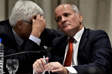 Con un voto en contra, destituyeron al fiscal Claudio Scapolán