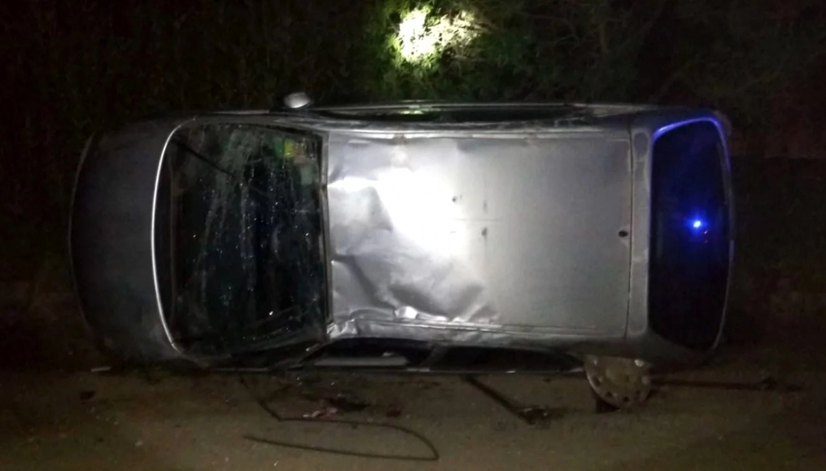 Borracho, volcó el auto cuando viajaba con la pareja y sus tres pequeñas hijas