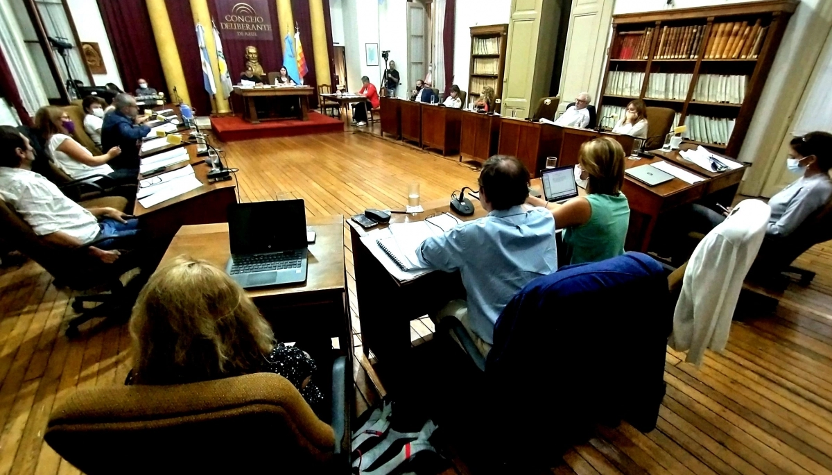 Ruptura en Azul: una grieta en el Frente de Todos y el rechazo al Presupuesto