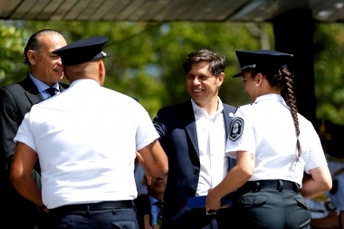 Nuevos policías: Kicillof y Berni encabezaron el acto de egreso de 1400 cadetes