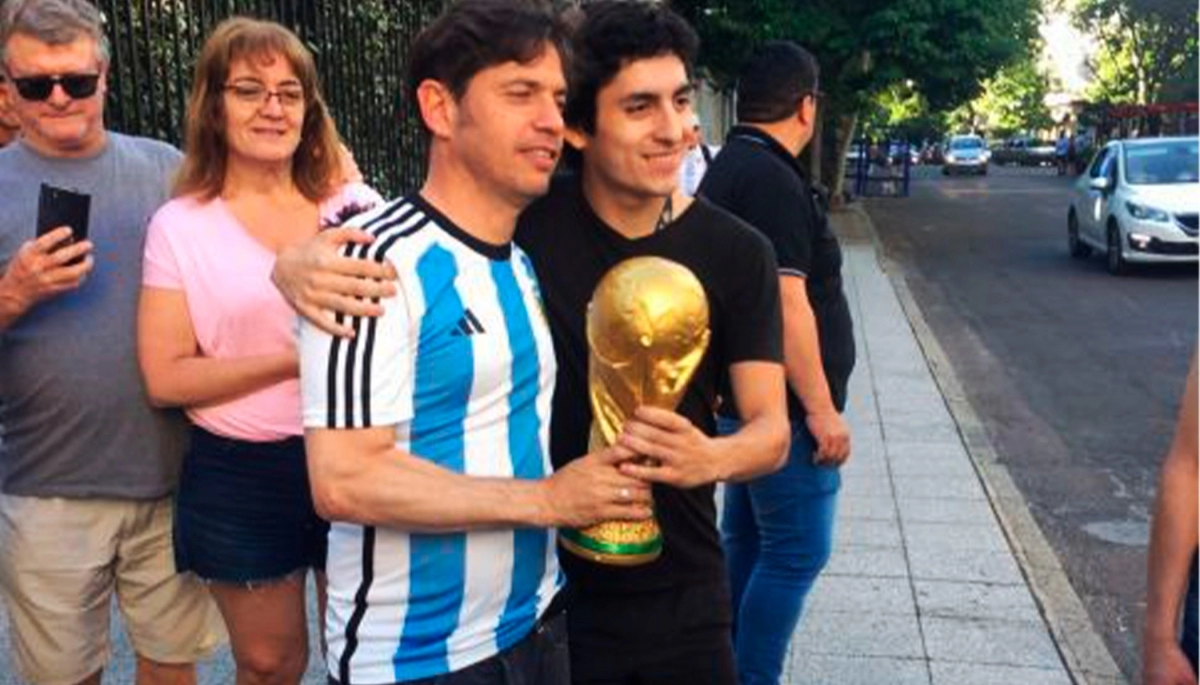 Kicillof festejó el campeonato del mundo como un hincha más en La Plata
