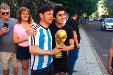 Kicillof festejó el campeonato del mundo como un hincha más en La Plata