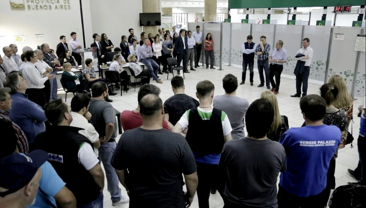 Sorpresivo paro de empleados del Banco Provincia