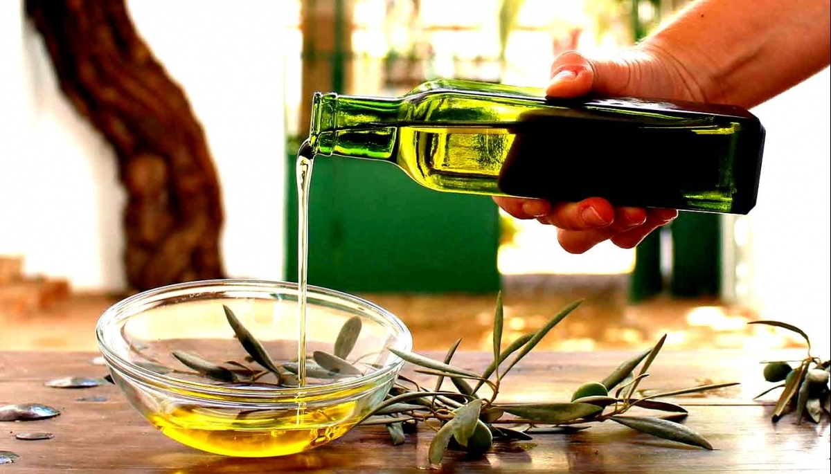 La Anmat declaró ilegal dos marcas de aceite de oliva: cuáles son y por qué