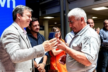 Fabiani y Cascallares reconocieron a los trabajadores municipales de Almirante Brown