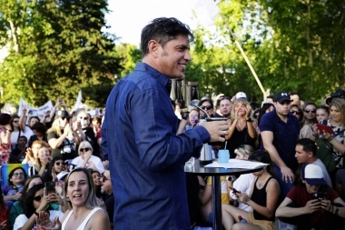 Kicillof en la mateada de La Plata: “Vamos a hacer todo lo que nos pidió Cristina”