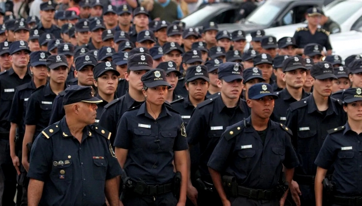 La Policía bonaerense acumuló un aumento salarial del 97% en 2022