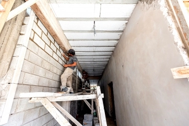 Almirante Brown y la Provincia avanzaron obras en el Centro de Educación Física N°56
