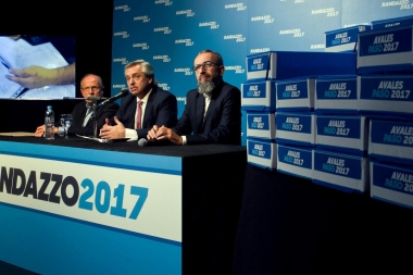 Randazzo mandó a certificar sus avales ante escribano público para “evitar sorpresas"