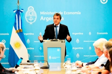 Massa anunció la quita de derecho de exportación a los vehículos para fortalecer el comercio exterior