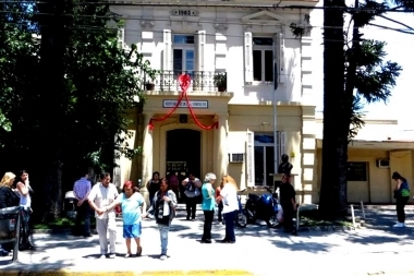 Detuvieron a una falsa doctora en el Hospital Gandulfo de Lomas de Zamora