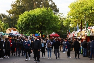 Se viene la Feria de las Colectividades a Villa Adelina: Vicente López a puro show