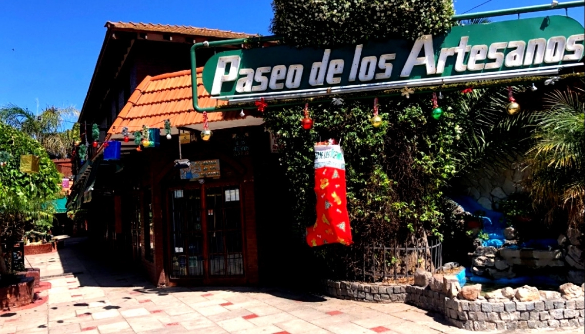 Villa Gesell: le robaron el arma reglamentaria y desesperado golpeó a dos mujeres inocentes