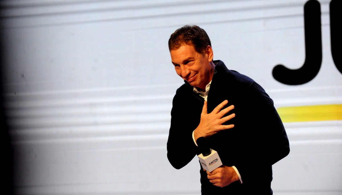 "Falta menos": Santilli formalizó su campaña en redes con placas al estilo CronicaTV