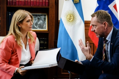 Magario recibió en su despacho del Senado a Halvor Sætre, embajador de Noruega en Argentina