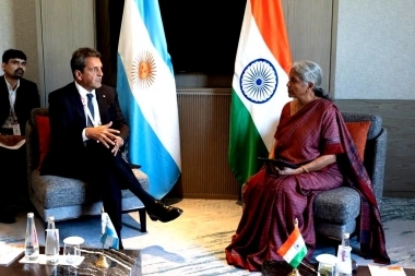 Massa se reunió con la ministra de Finanzas de la India en Bengaluru