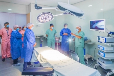 Andreotti presenció la ampliación del hospital municipal junto a sus profesionales