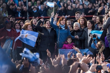 Quiénes son los ciudadanos que subieron al escenario con Cristina y cuáles son sus problemáticas