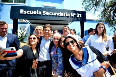 Kicillof en compañía de Achaval y Sileoni inauguró un nuevo edificio educativo en Pilar