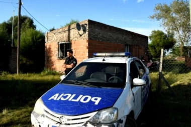 Ataque con bombas molotov: una mujer se salvó de milagro y pudo controlar el fuego