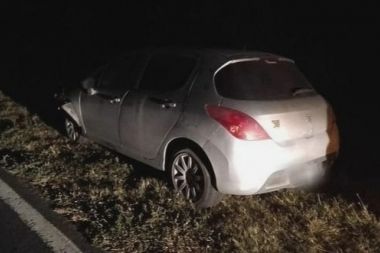 Motoquera falleció luego de embestir a ciclista y chocar con un auto en la mano contraria