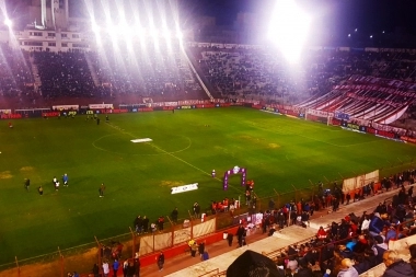 No pudo cambiar de pasión: prófugo de la Justicia jujeña, cayó en cancha de Huracán