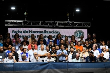 Kicillof recibió apoyo de la CGT para su reelección y la candidatura de Julio Alak en La Plata