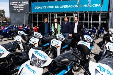 Cascallares y Fabiani presentaron nuevas motos de patrullaje para Almirante Brown