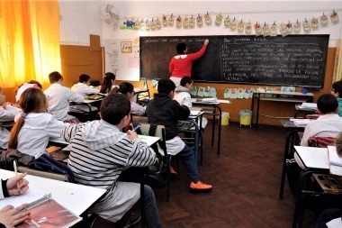 Más escuelas públicas de la Provincia tienen la quinta hora de clases