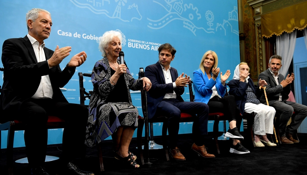 Kicillof y su gabinete conmemoraron el día de la Memoria junto a Estela de Carlotto